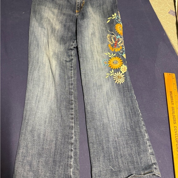 Embroidered MU Blue Jeans - Picture 3 of 8
